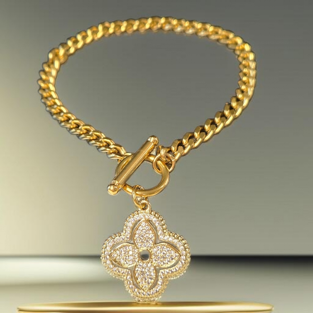 Luxury Clover 18k Gold Plated Zircon Crystal Toggle Bracelet - Picture 2 of 5